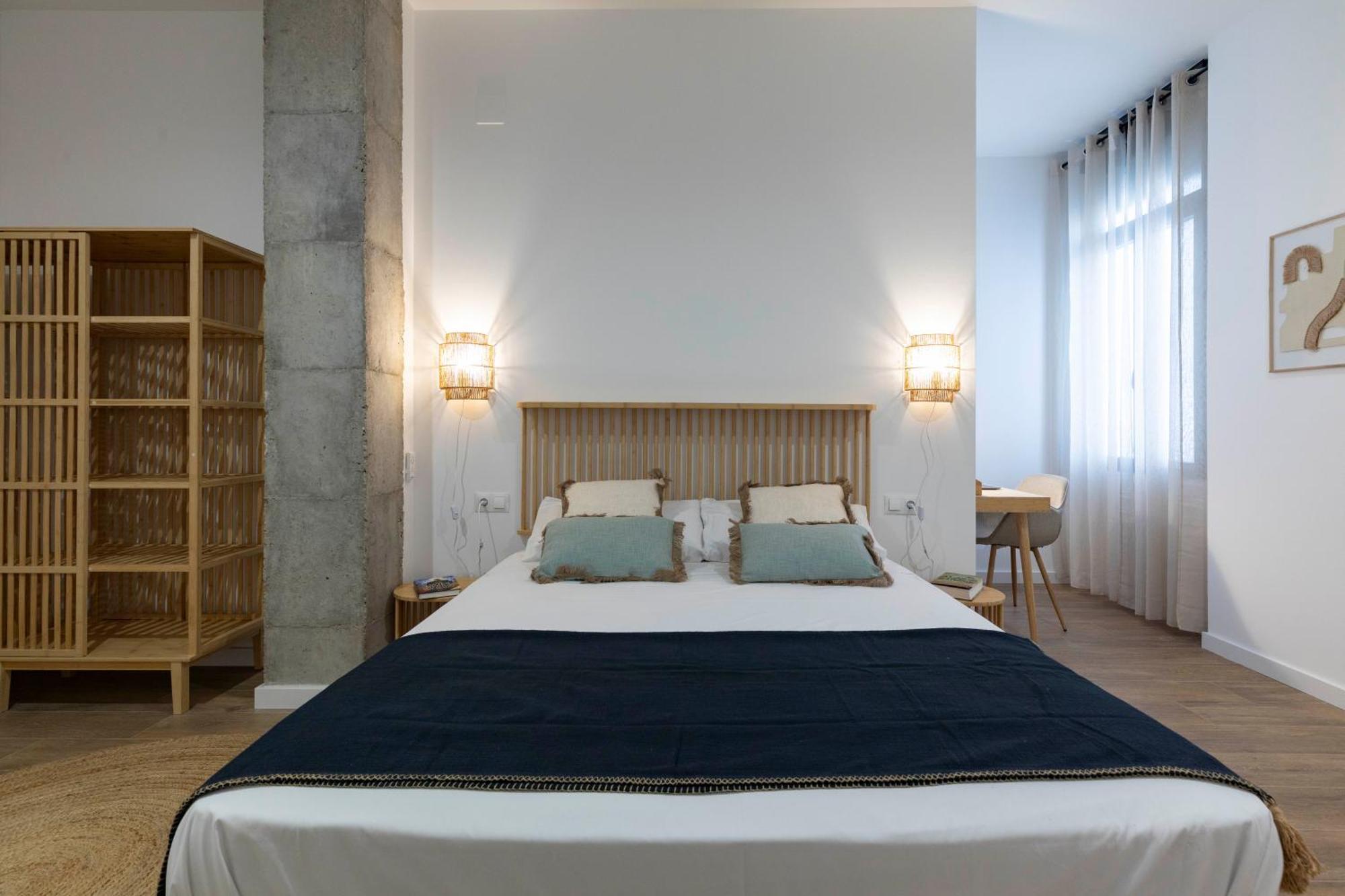 Travel Habitat Mediterranean Suites Valencia Bagian luar foto
