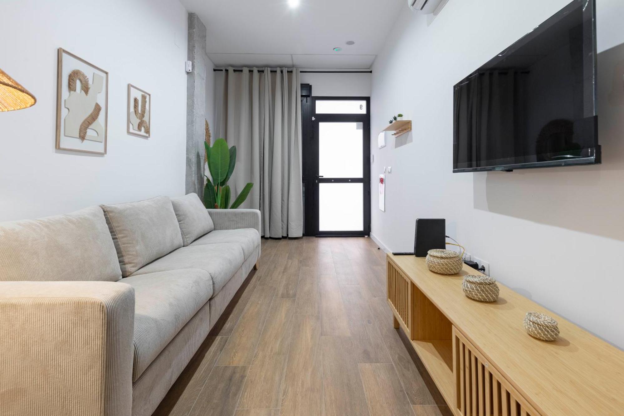 Travel Habitat Mediterranean Suites Valencia Bagian luar foto