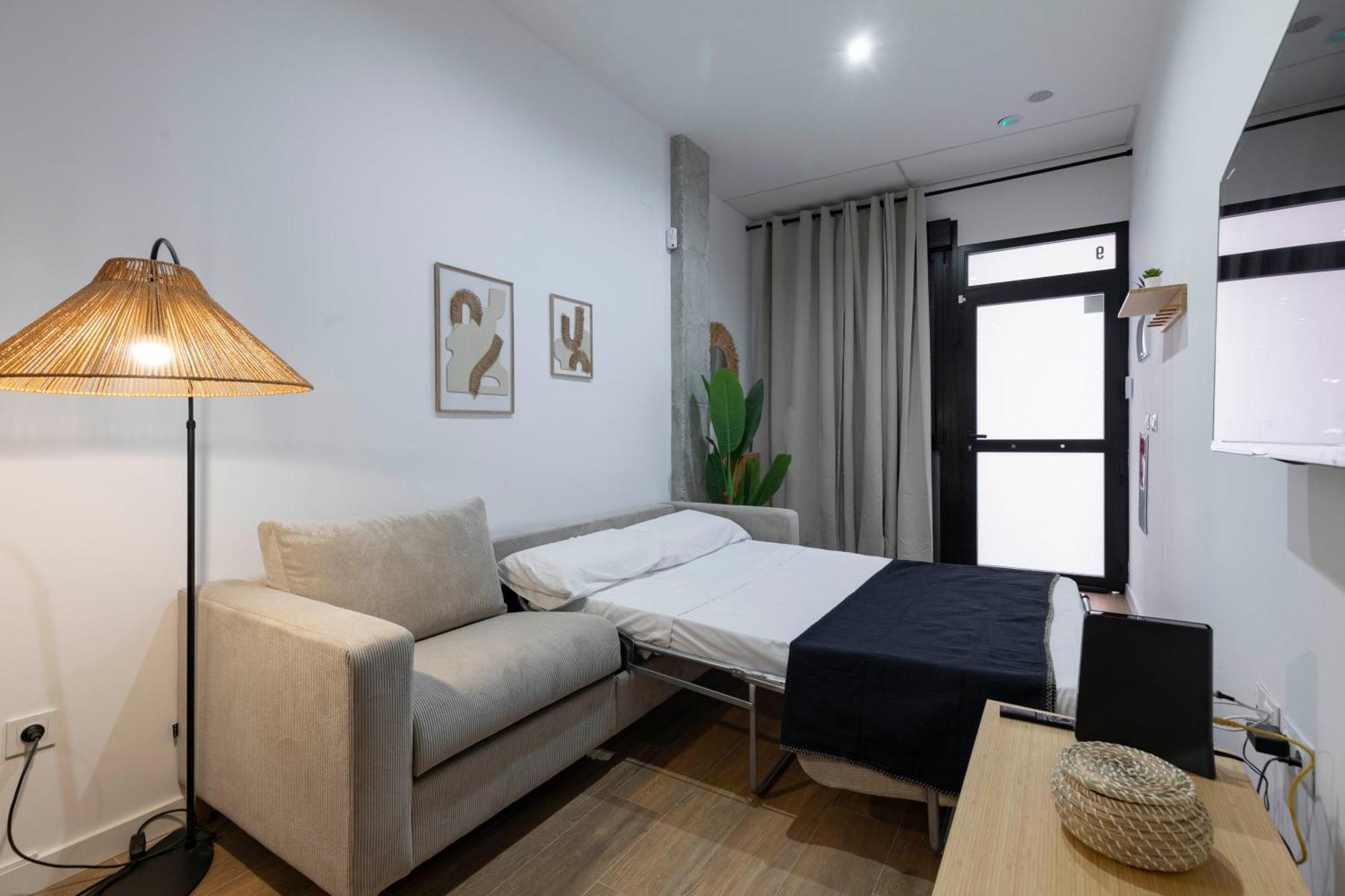 Travel Habitat Mediterranean Suites Valencia Bagian luar foto