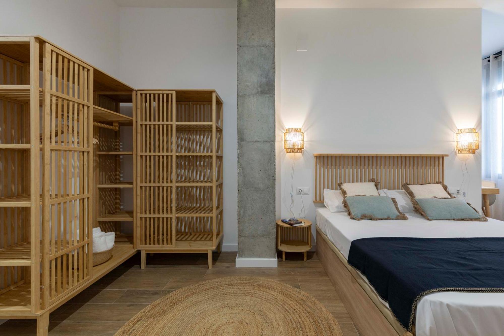 Travel Habitat Mediterranean Suites Valencia Bagian luar foto