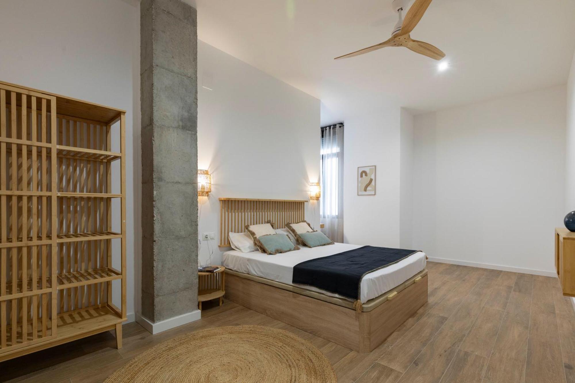 Travel Habitat Mediterranean Suites Valencia Bagian luar foto