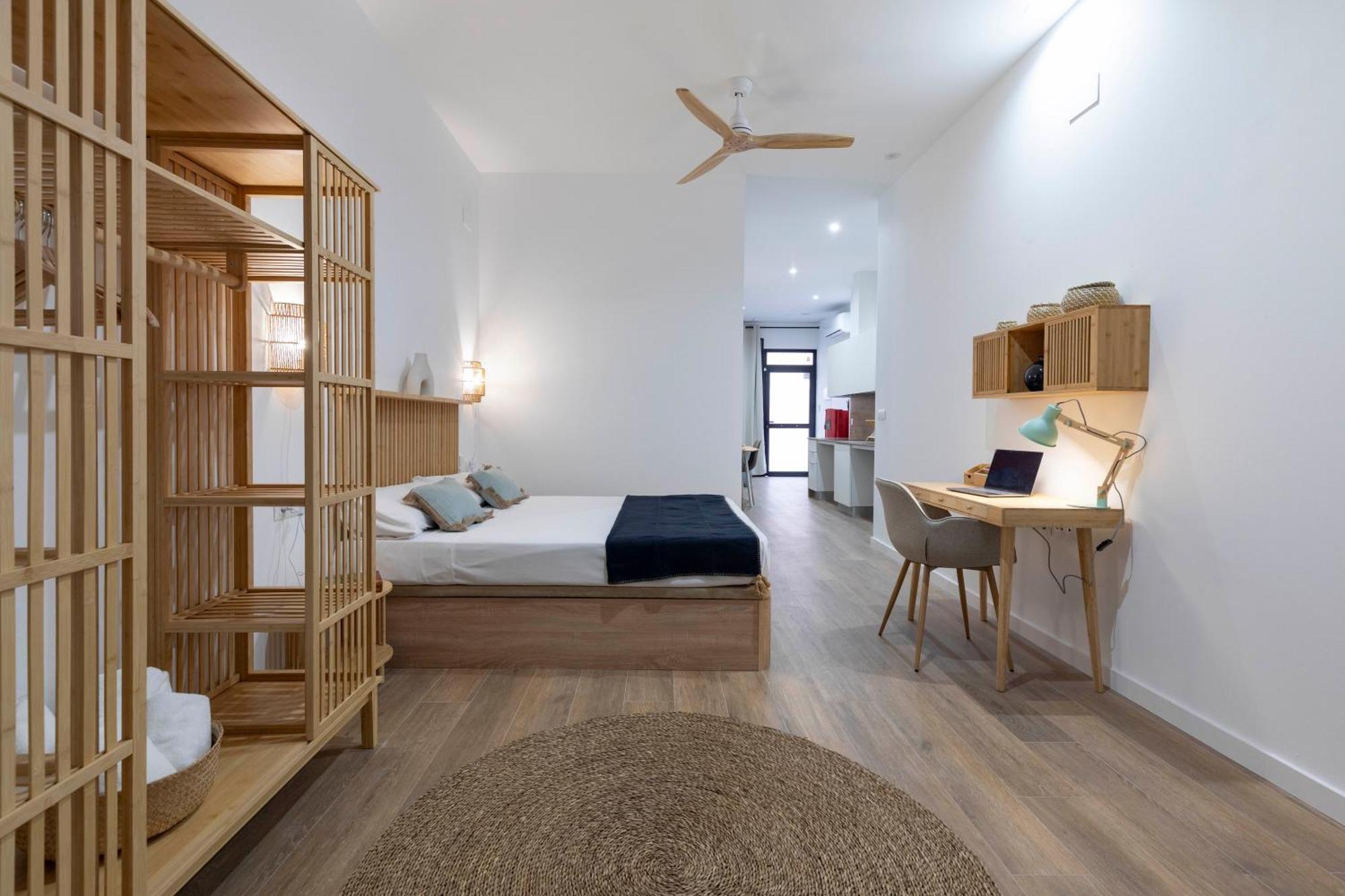 Travel Habitat Mediterranean Suites Valencia Bagian luar foto