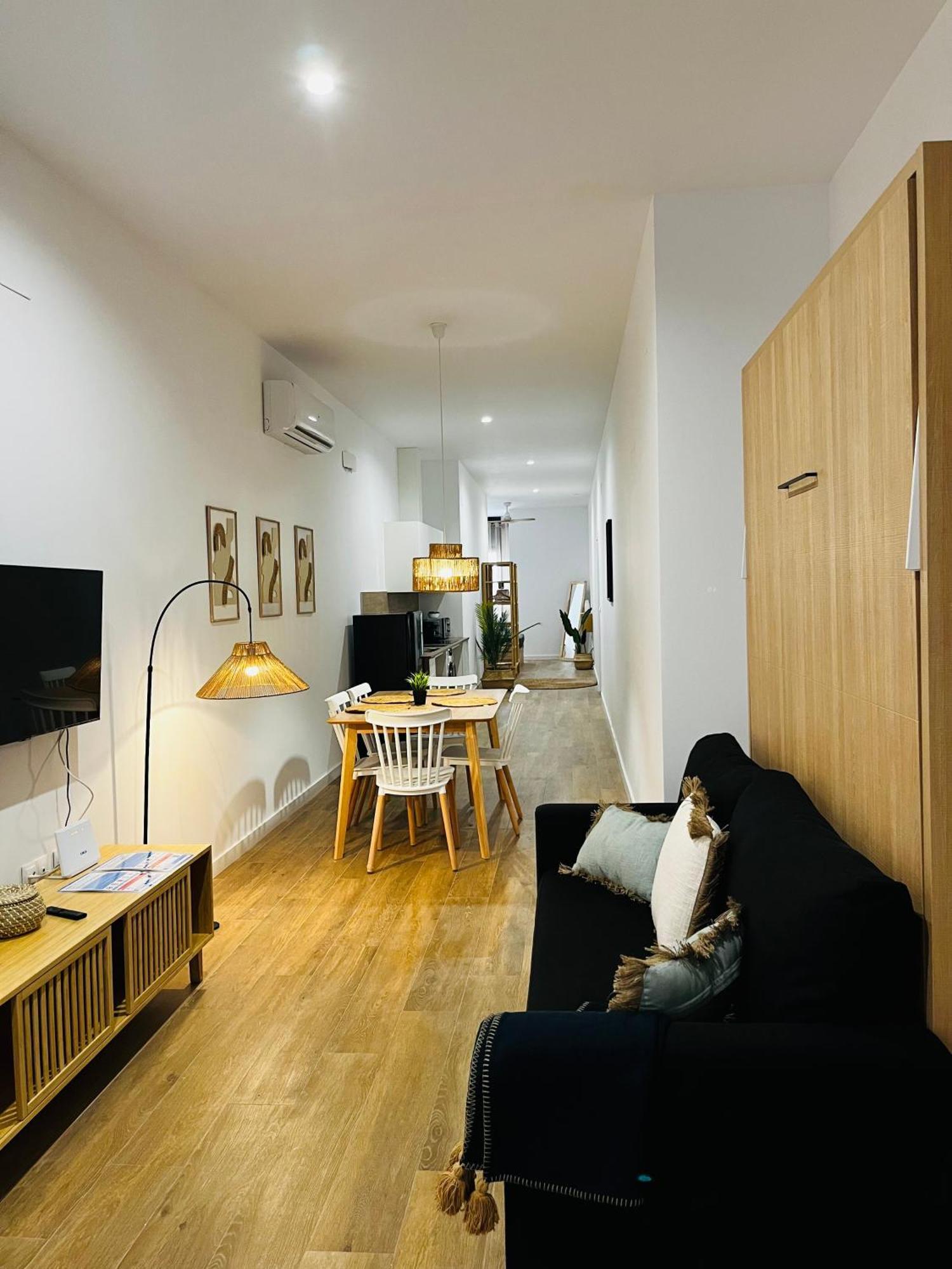 Travel Habitat Mediterranean Suites Valencia Bagian luar foto
