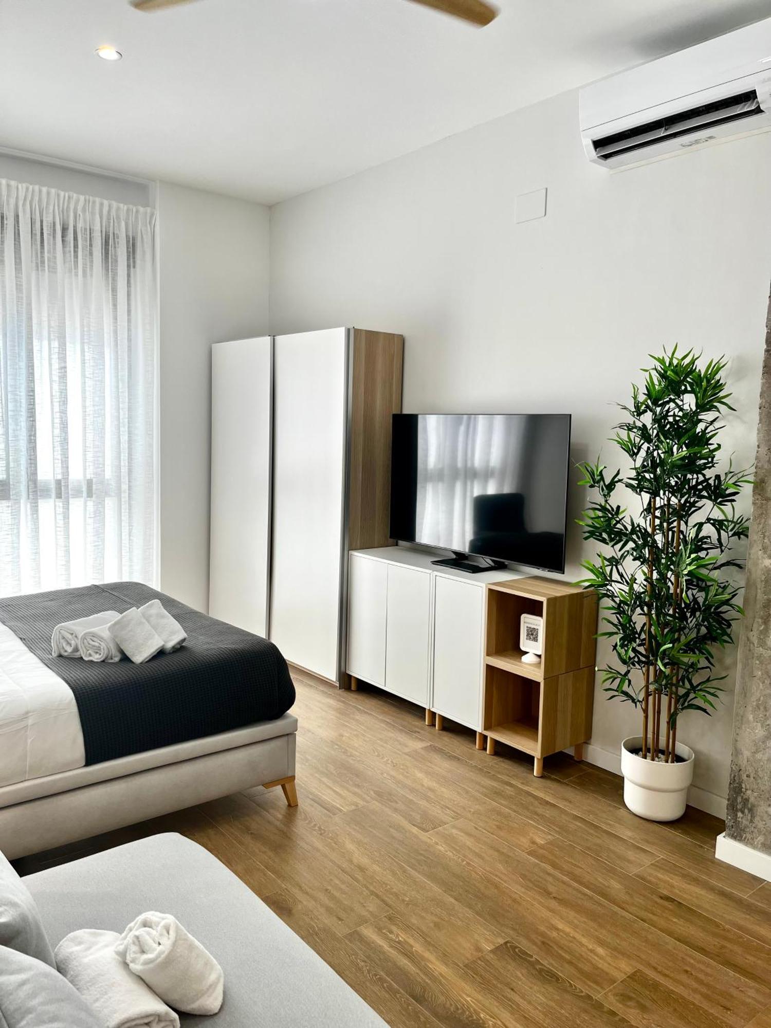Travel Habitat Mediterranean Suites Valencia Ruang foto