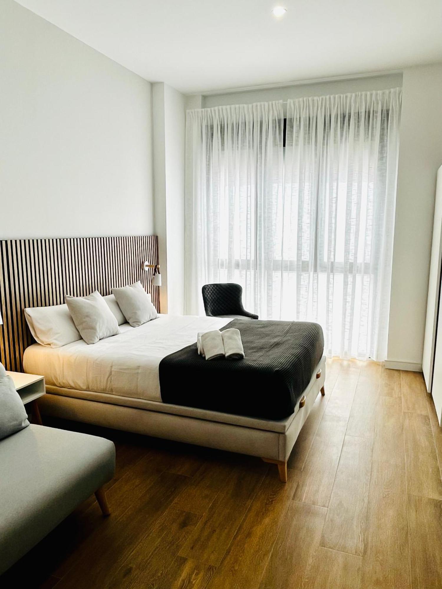 Travel Habitat Mediterranean Suites Valencia Ruang foto