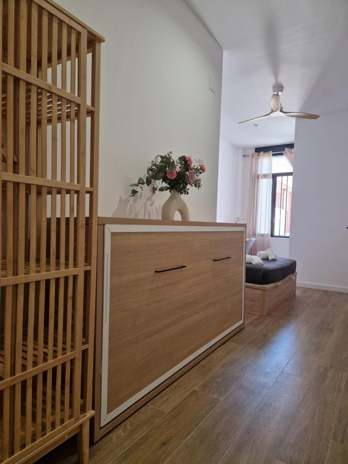 Travel Habitat Mediterranean Suites Valencia Ruang foto