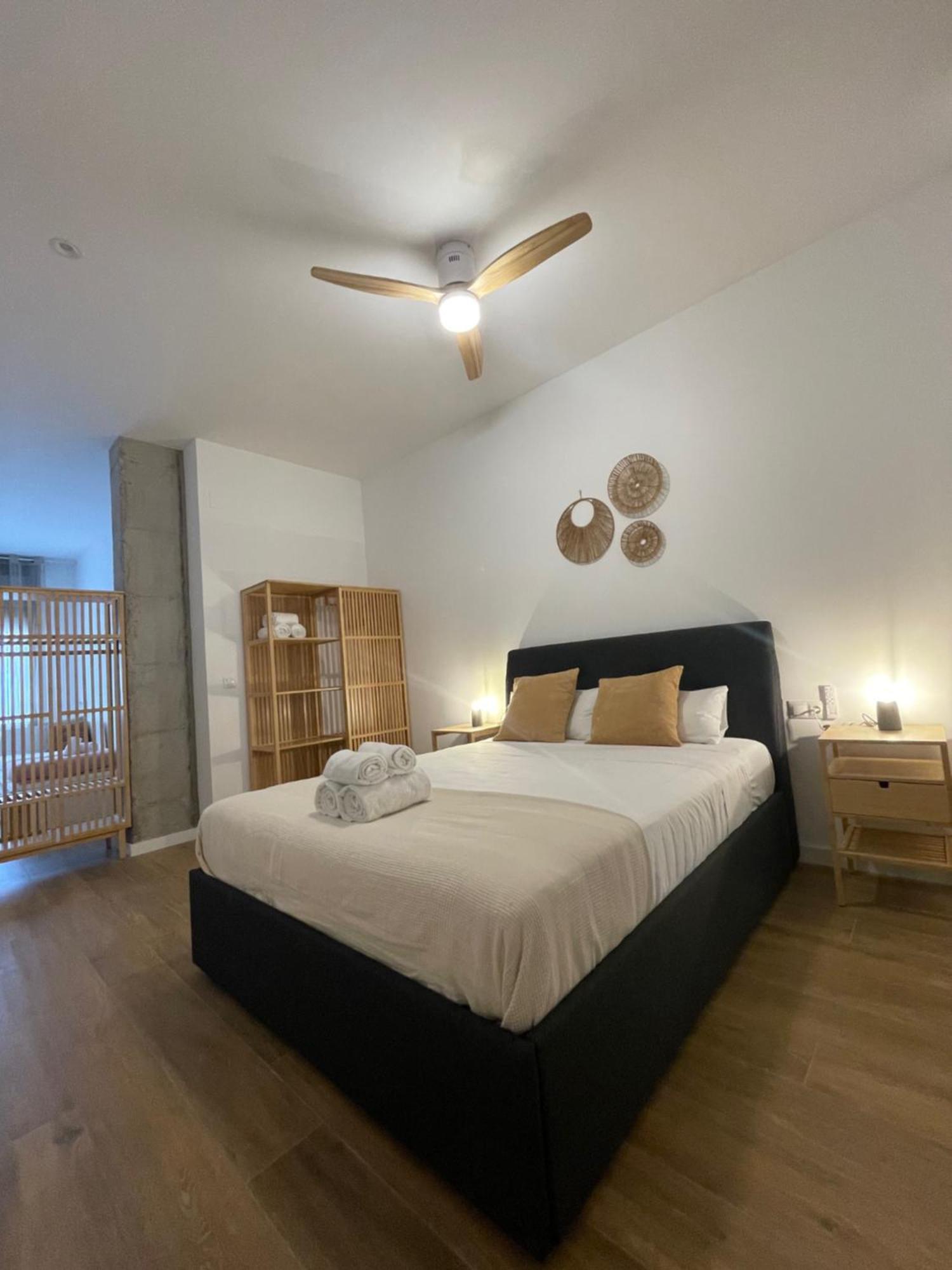 Travel Habitat Mediterranean Suites Valencia Bagian luar foto